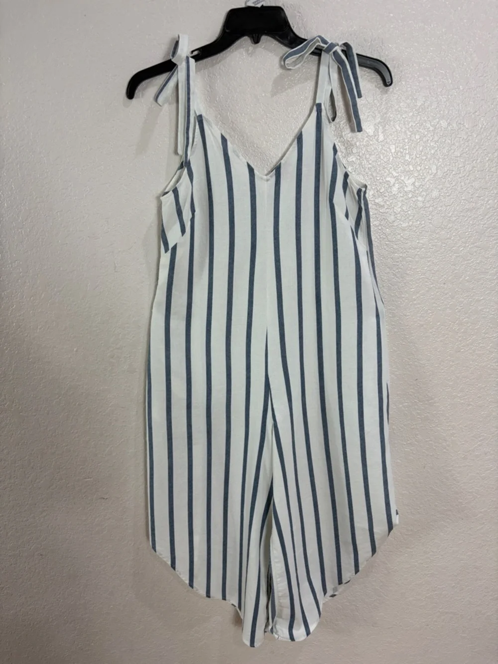 VINCE CAMUTO,size S,Sleeveless Striped Tie-Shoulder Jumpsuit - Blue & White - Picture 4 of 16